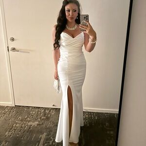Club L London Elegant White Gown